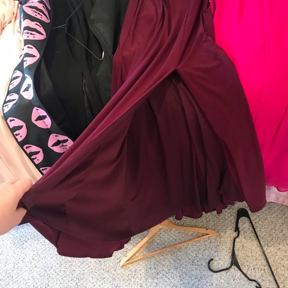 Faviana Jersey V-Neck Dress - Picture 5 of 8